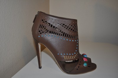 $1,195+ GUCCI LIKA Laser Cut Leather Brown Stone Detailed Ankle Bootie Boot 5.5