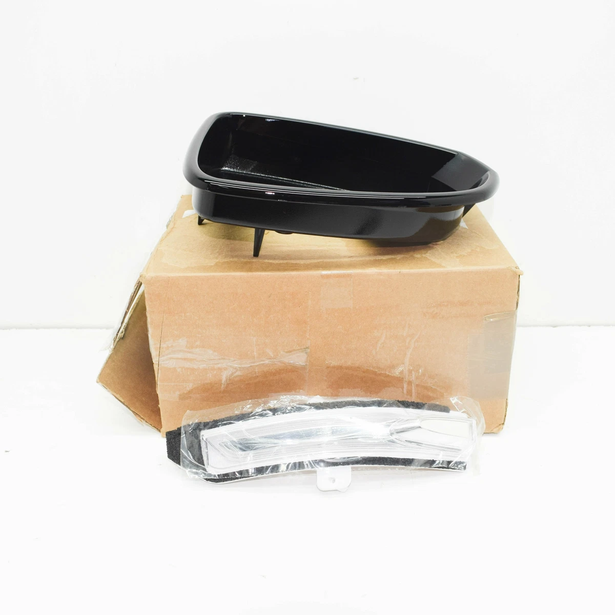 CHEVROLET VOLT MK1 Mirror Ring Turn Signal Right Kit 22778937 NEW
