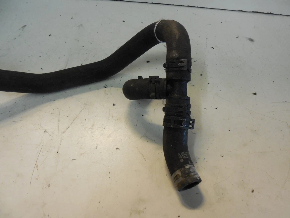 06-10 Manguera de refrigerante de agua inferior lado izquierdo VW Volkswagen Beetle 2,5 L 1C0122073C Foto 4 de 4