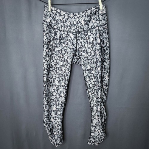 Carrie Underwood In Yoga Pants