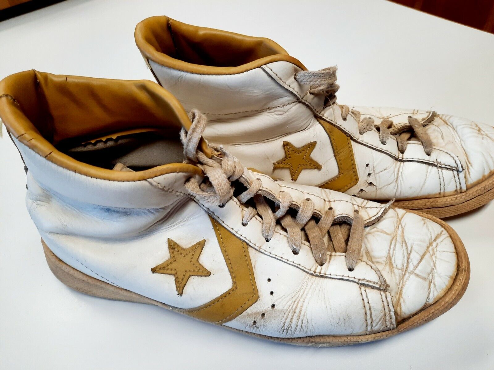 tierra principal Mezclado Duquesa Vintage Converse All Stars Leather High Top 70&#039;s Sneakers Men&#039;s 8  White &amp; Gold | eBay