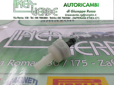 RACCORDO SPRUZZATORE TERGIVETRO CON VALVOLA 2 VIE ø 4 mm 6 mm LANCIA Y