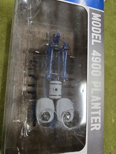 1/64 KINZE MODEL 4900 PLANTER SPECCAST / ERTL/ FARM TOY - Picture 2 of 6