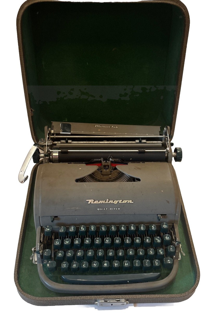 Vintage Remington Green Quiet-Riter Miracle Tab Typewriter W/Case