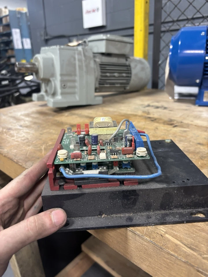 BALDOR ELECTRIC BC142-(SIH) DC MOTOR SPEED CONTROL 230VAC 50/60HZ CN3000A65 - Image 2 of 4