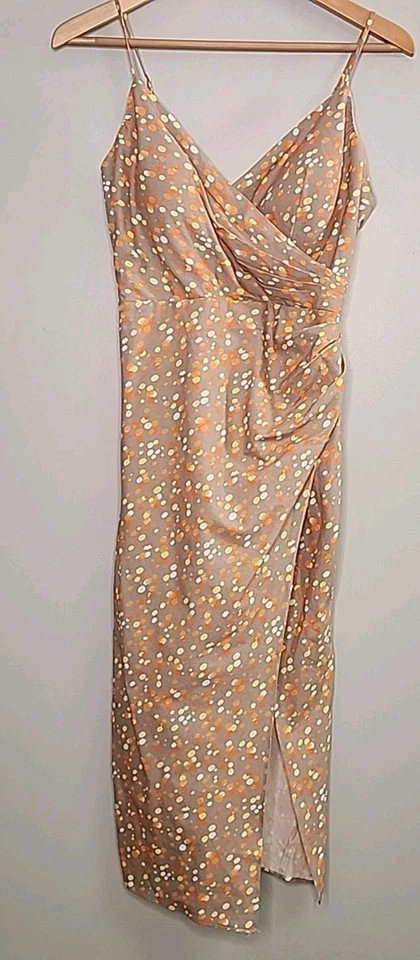 Vestido midi envolvente Bailey 44 Lark en avena combo cóctel/fiesta Old Money Resortwear Foto 2 de 4