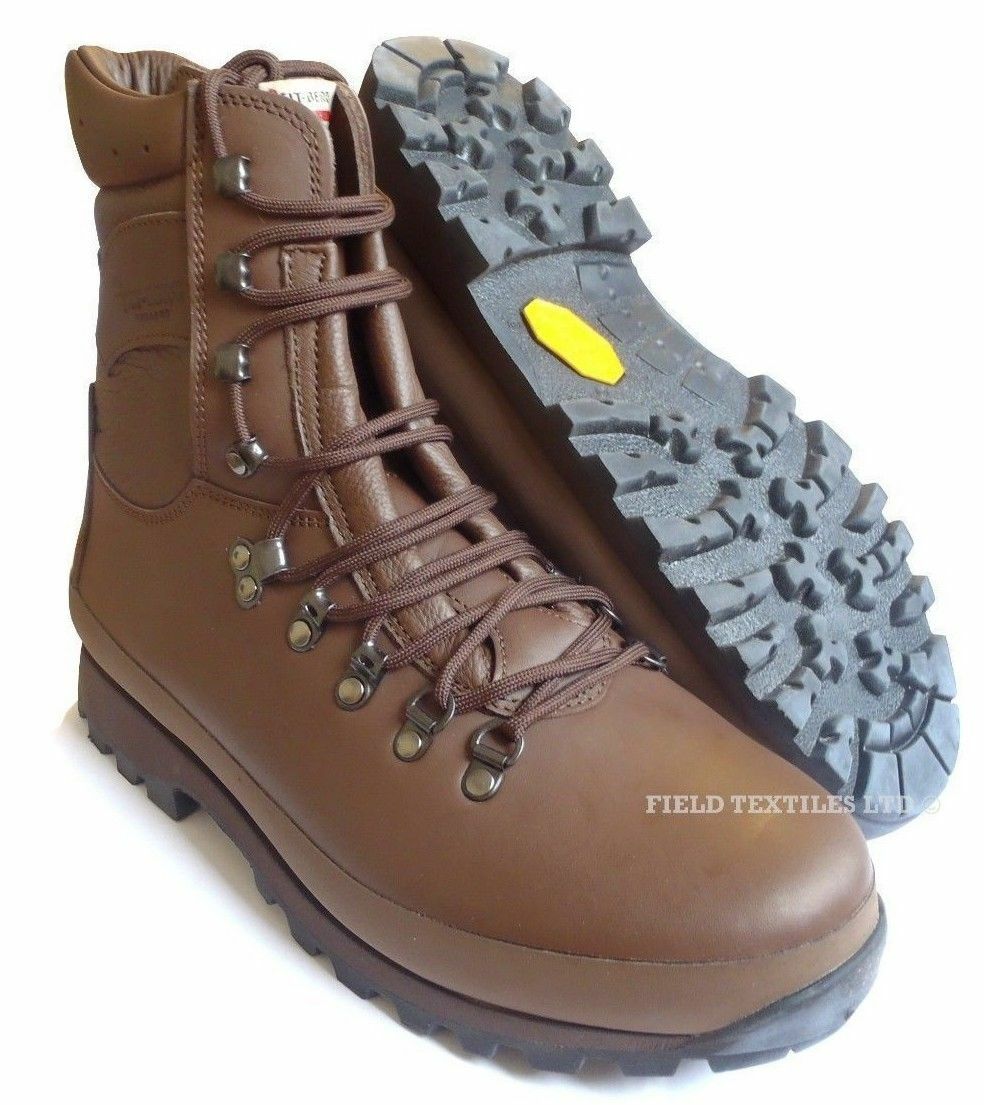 BRITISH ARMY - MALE ALTBERG DEFENDER BOOTS - NEW IN BOX - VARIOUS SIZES - B29 BRITISH ARMY - MALE ALTBERG DEFENDER BOOTS - NEW IN BOX - VARIOUS SIZES - B29