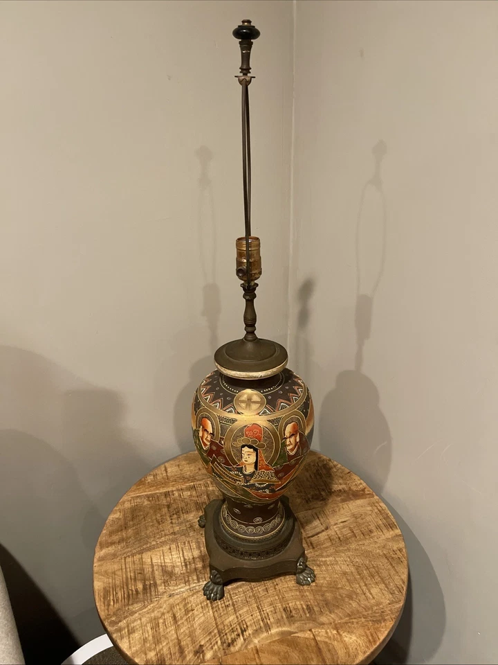 De Colección Período Meiji Satsuma Inmortales Japoneses Oro Moriage Estilo Jarrón Lámpara Ornamentado Foto 2 de 4