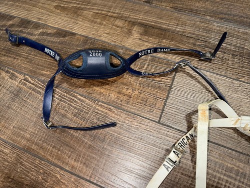 2 SELTENE AUTHENTISCHE TEAM AUSGESTELLT NOTRE DAME FUSSBALLHELM KINNRIEMEN - Bild 3 von 5