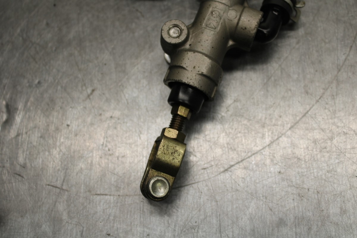 00-05 KAWASAKI NINJA ZX12R REAR BACK BRAKE MASTER CYLINDER W