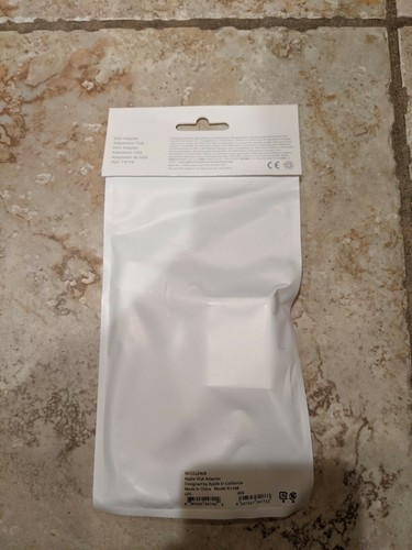 Apple Genuine A1368 VGA Adapter for iPad iPhone, iPod Touch New Sealed MC552ZM/B - Picture 8 of 10
