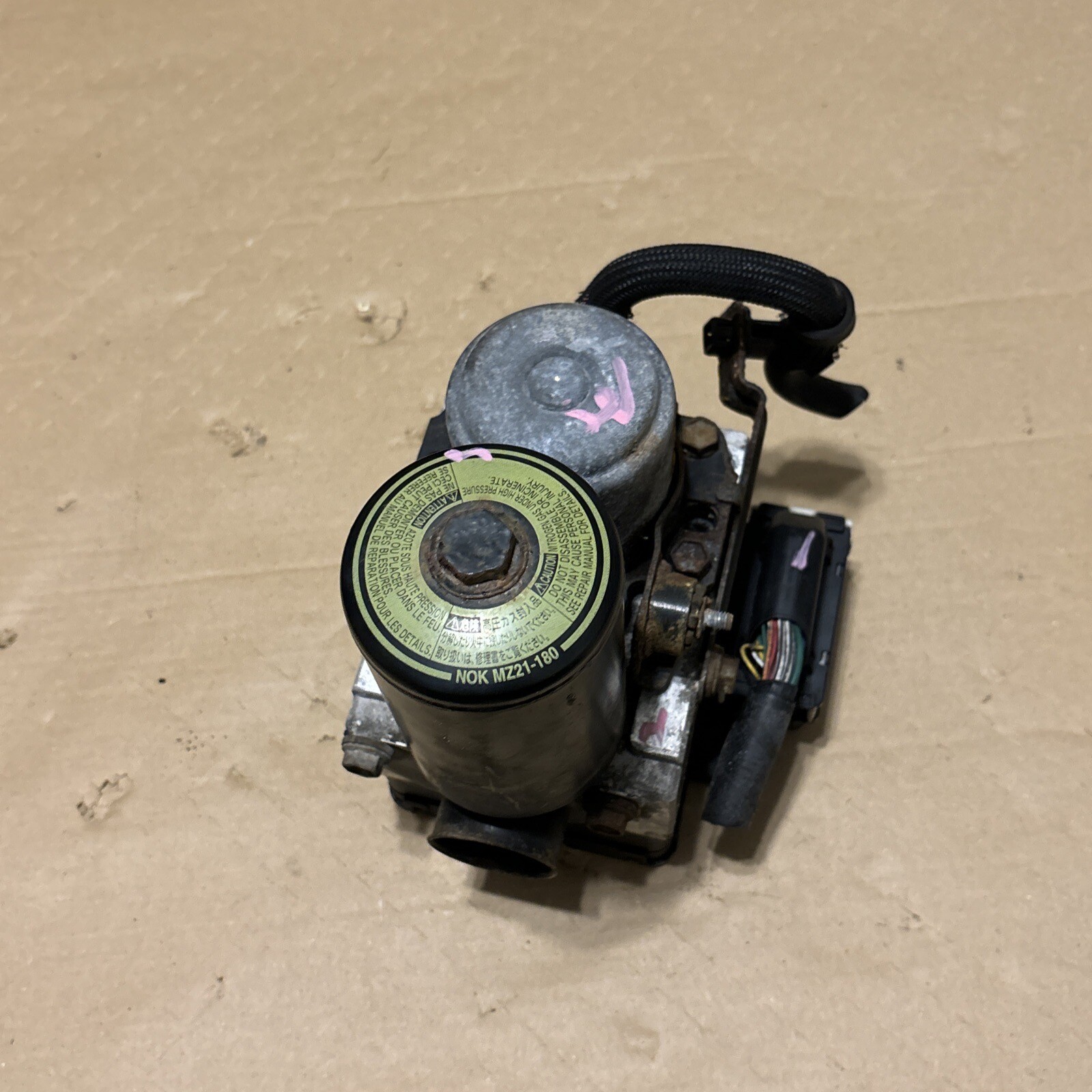 TOYOTA HIGHLANDER HYBRID LEXUS RX400h ABS PUMP ASSEMBLY 4451048060 OEM