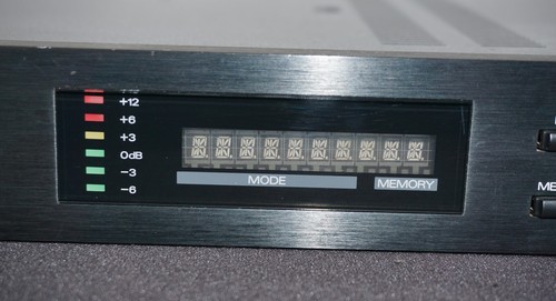 Roland RE-3 Space Echo / Digital Echo 1U Rack Mount Effects Unit - 100V - Picture 13 of 21