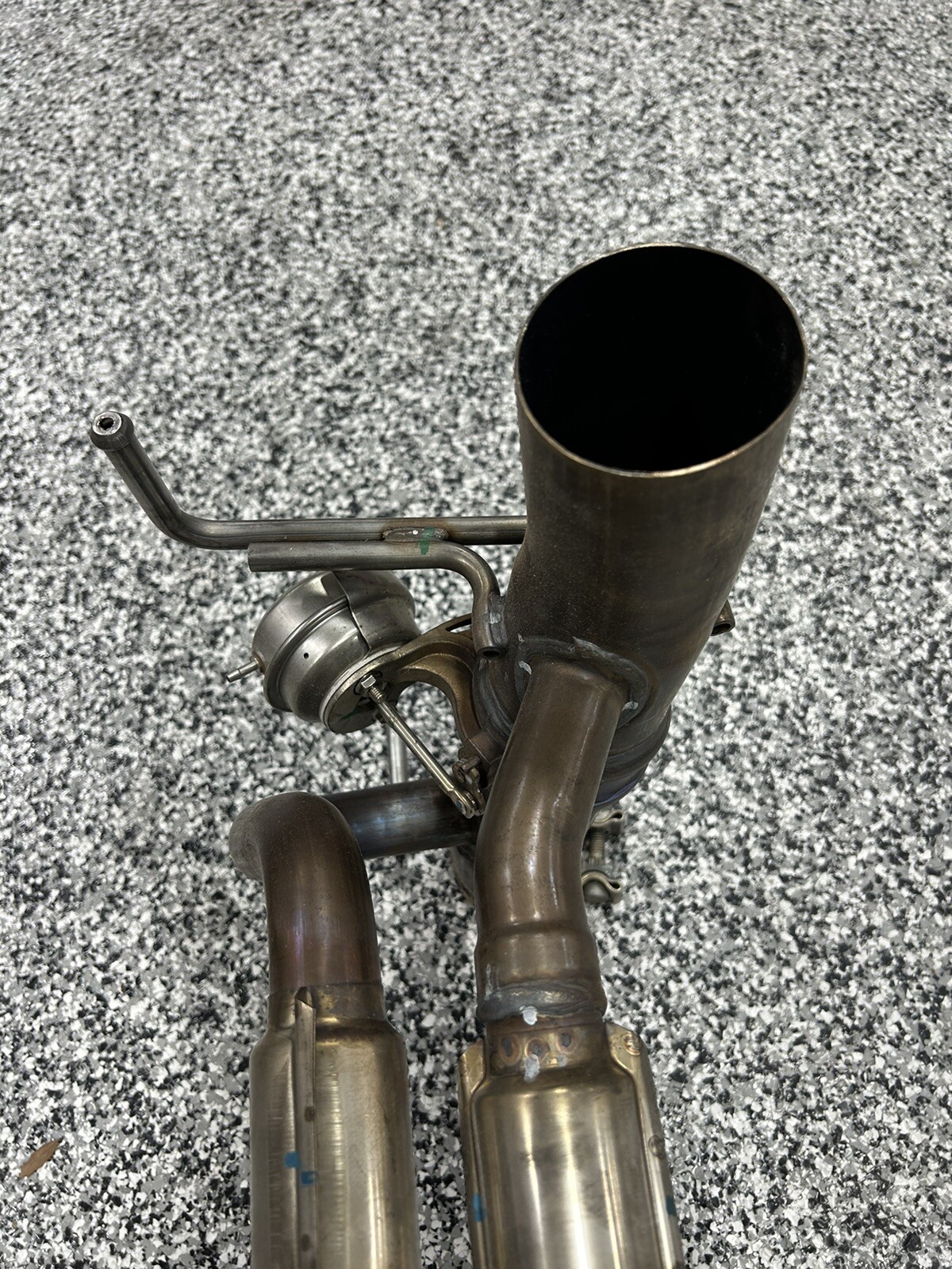 FERRARI 488 GTB 488 SPIDER REAR EXHAUST SYSTEM MUFFLER CENTRAL SILENCER OEM