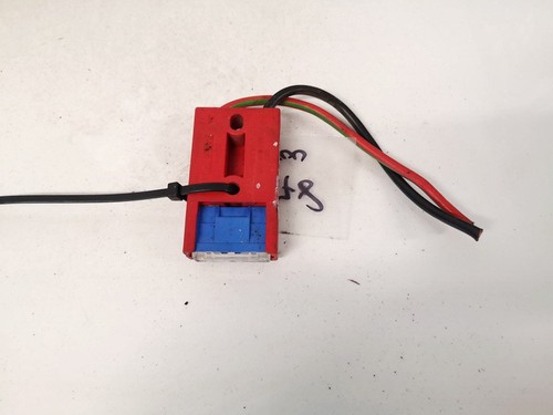 8a0937530 Sicherungen  Audi A4 DE1689901-43