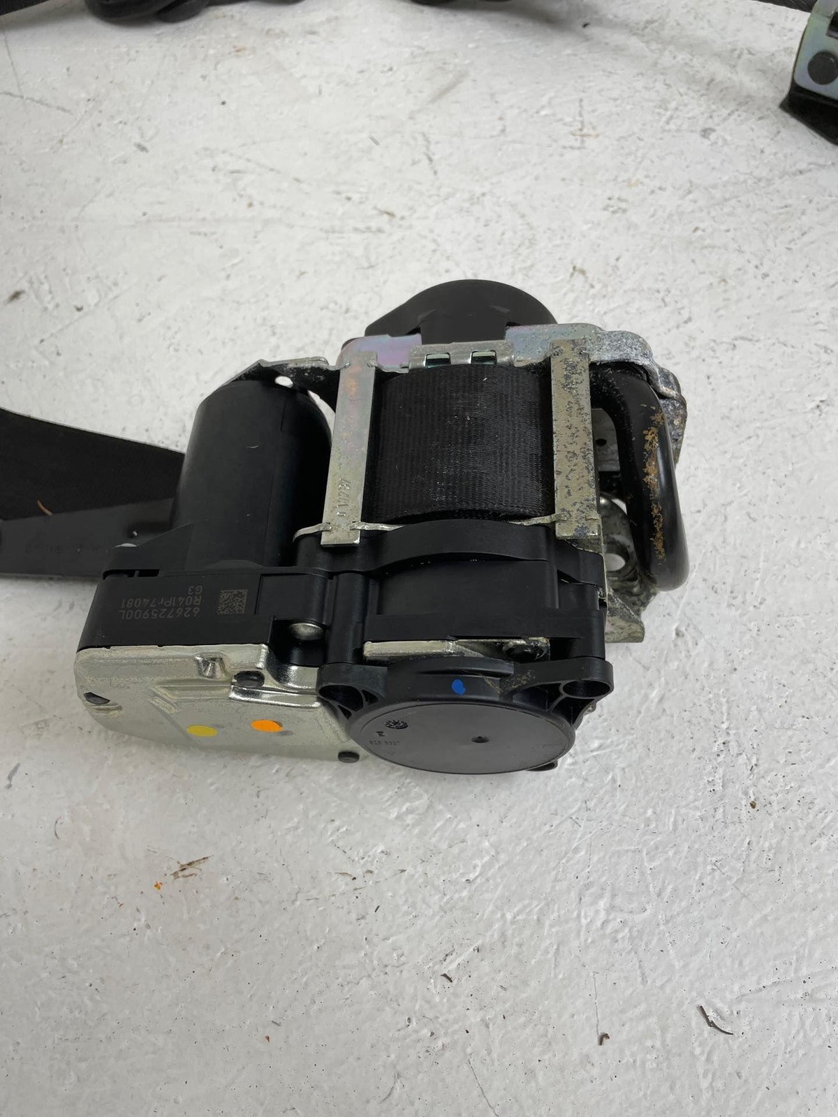 2016-2020 BENTLEY BENTAYGA FRONT PASSENGER SIDE SEATBELT RETRACTOR ASSEMBLY