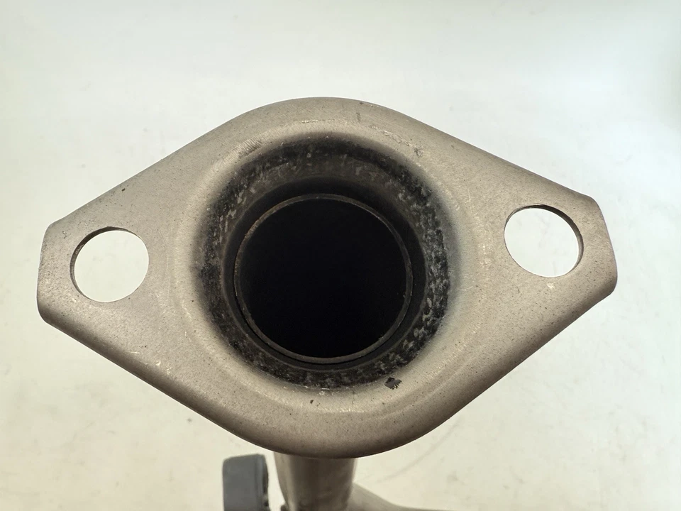 Tubo de escape trasero Toyota Prius Prime 2017-2022 1,8 L con silenciador OEM Foto 4 de 4