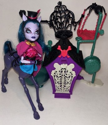 Monster High Secret Creepers Crypt Play Set w/ Avea Trotter Doll Incomplete READ
