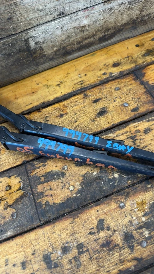 Brazos limpiaparabrisas izquierdo y derecho Chevrolet Suburban 1500 2003-2006 Foto 2 de 4