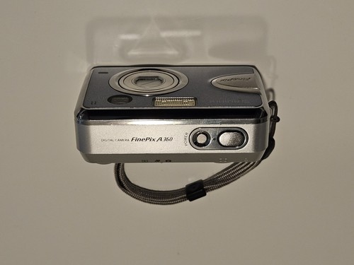 Fujifilm Finepix A360 Digital Camera 4.1 Mega Pixels - FAULTY - READ - Picture 5 of 10