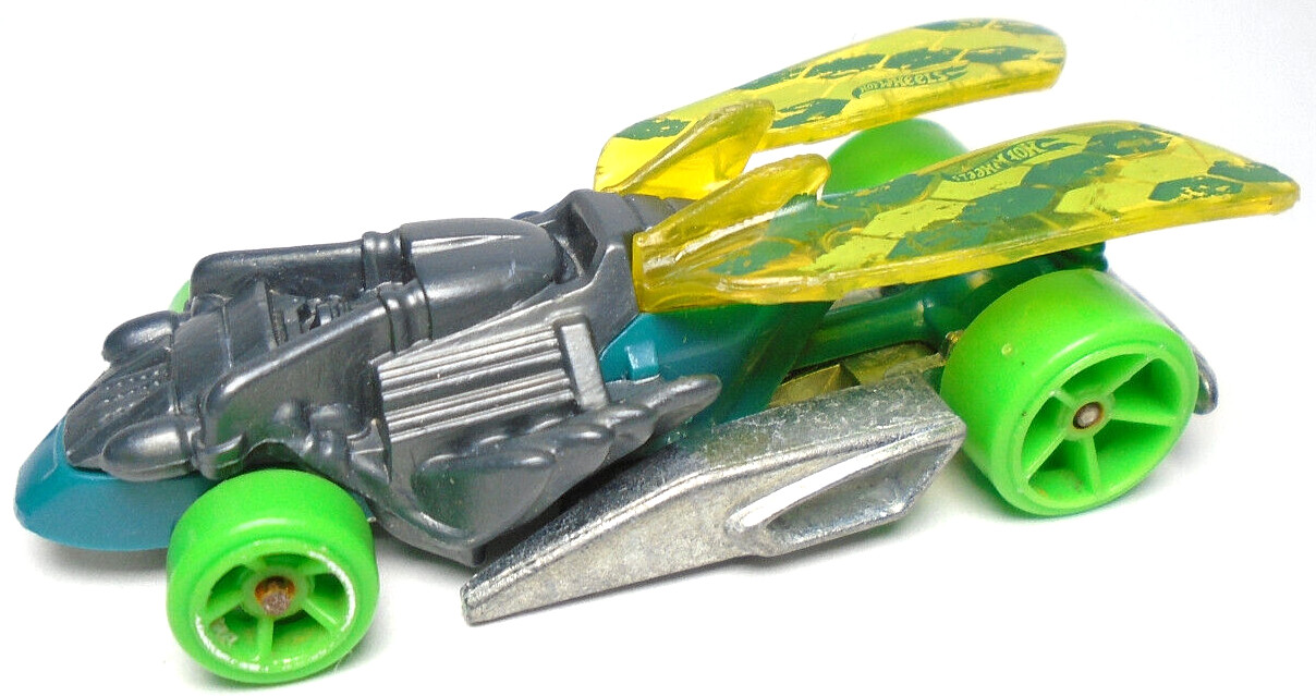 2009 HOT WHEELS DRAGGIN' TAIL BLUE & GREEN 1:64 DIECAST 3" INSECT CAR W/ WINGS