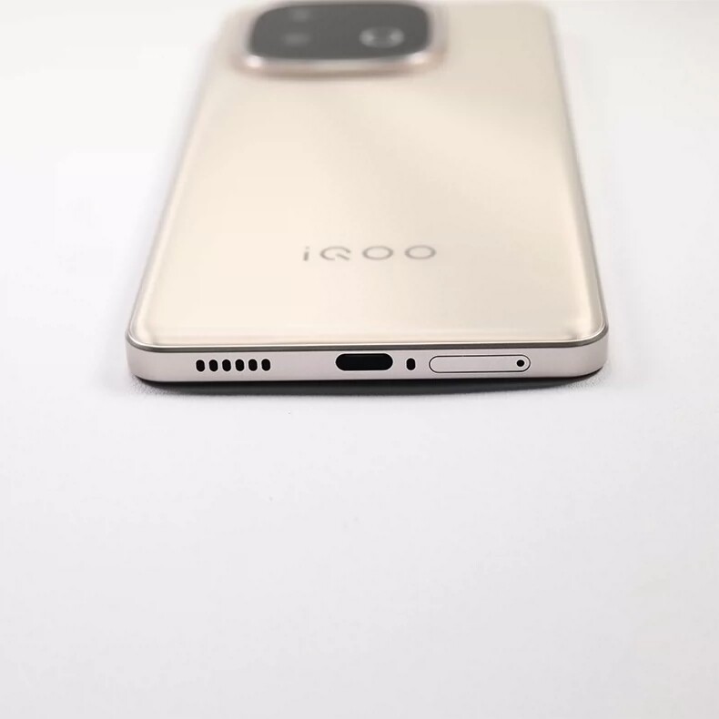 vivo iQOO Z10 Turbo Pro 6.78