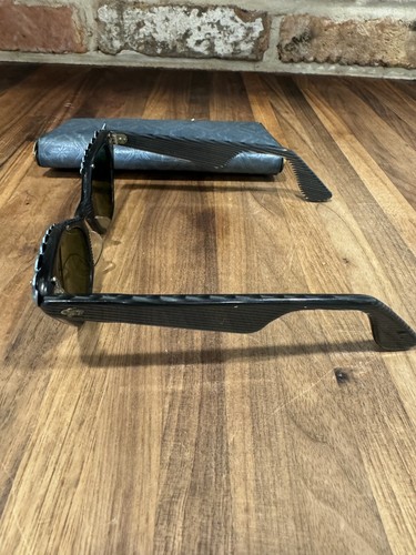 Vintage Blue & Gray Sunglasses Cat Eye, Striped Lucite, Etched Trim 1950s w/case - Picture 5 of 13