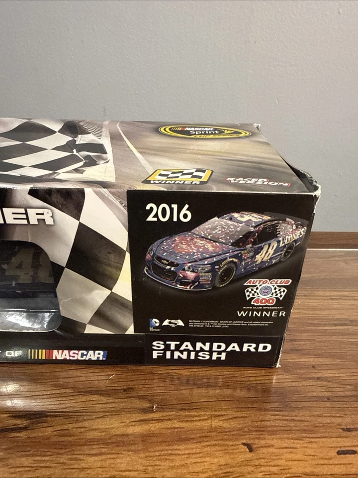 Jimmie Johnson #48 Lowes Superman Fontana Win 2016 SS versión de carrera ganador Foto 4 de 4