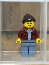 LEGO Minifigure - Woman, Dark Red Jacket - No twn430 - QTY 1