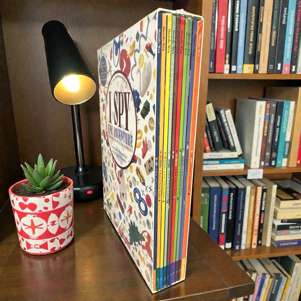 I SPY: 10 Book Box Set - Spy Classics - Children Books - NEW SEALED ITEM!! - Image 2 of 3