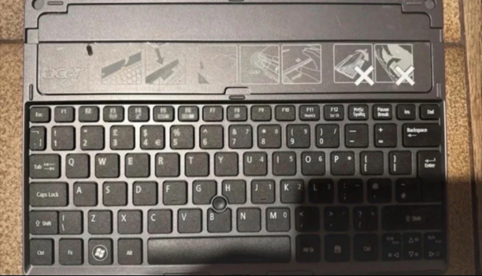 Acer Iconia W 500 tablet/ Laptop - Image 3 of 4