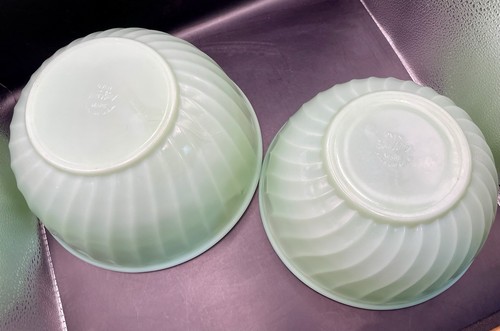 2 VINTAGE FIRE KING JADEITE SWIRL GLASS NESTING BOWLS, 8” & 9” VGC - Picture 5 of 7