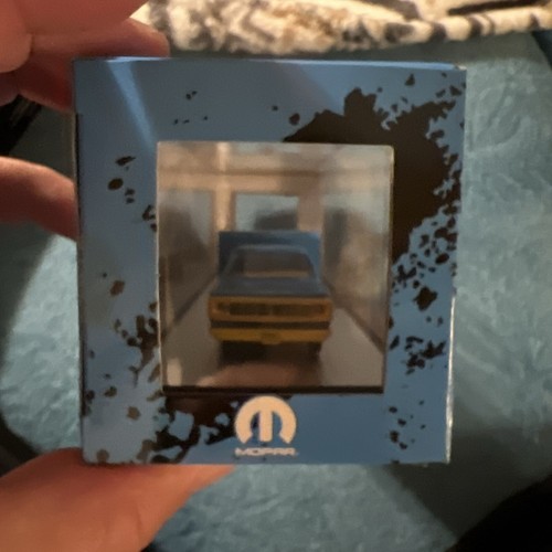 * CHASE * M2 Machines Auto Hauler 1974 Dodge Truck 1969 Dodge Dart Swinger 340 - Picture 5 of 7