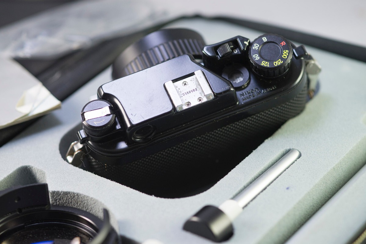 Nikonos III in Case with 35mm f2.5 plus Accessories and Extra