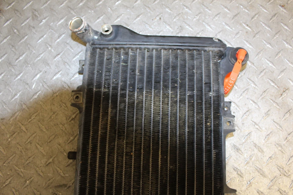 1989 KAWASAKI NINJA 750R ZX750F РАДИАТОР ДВИГАТЕЛЯ РАДИАТОР ОХЛАЖДЕНИЯ РАДИАТОР - Изображение 2 из 4