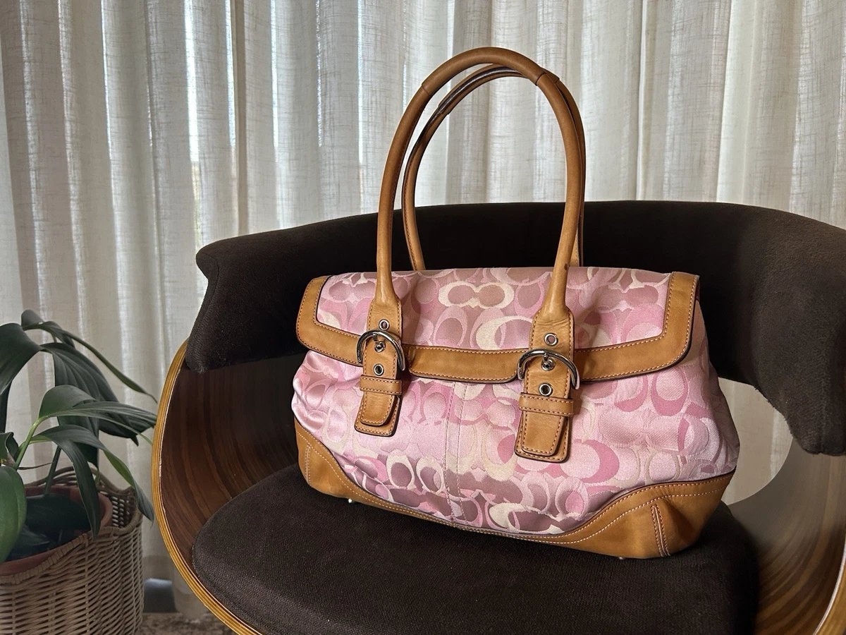 コーチ COACHピンクシグネチャーキャンバスショルダーバッグ シルバー