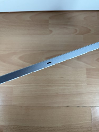 Apple A1843 Wireless Magic Keyboard White & Titanium Aluminium Qwerty Numeric - Photo 12/12