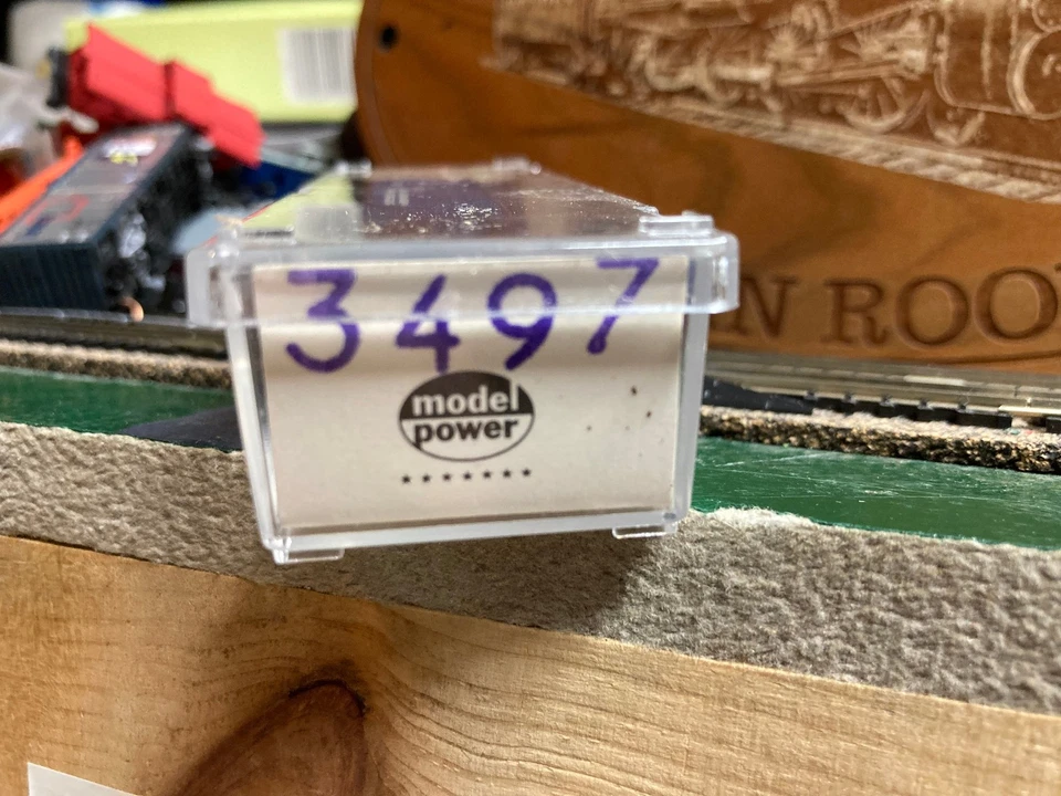 MODEL POWER N SCALE CONRAIL CABOOSE #21109 - Image 2 of 2