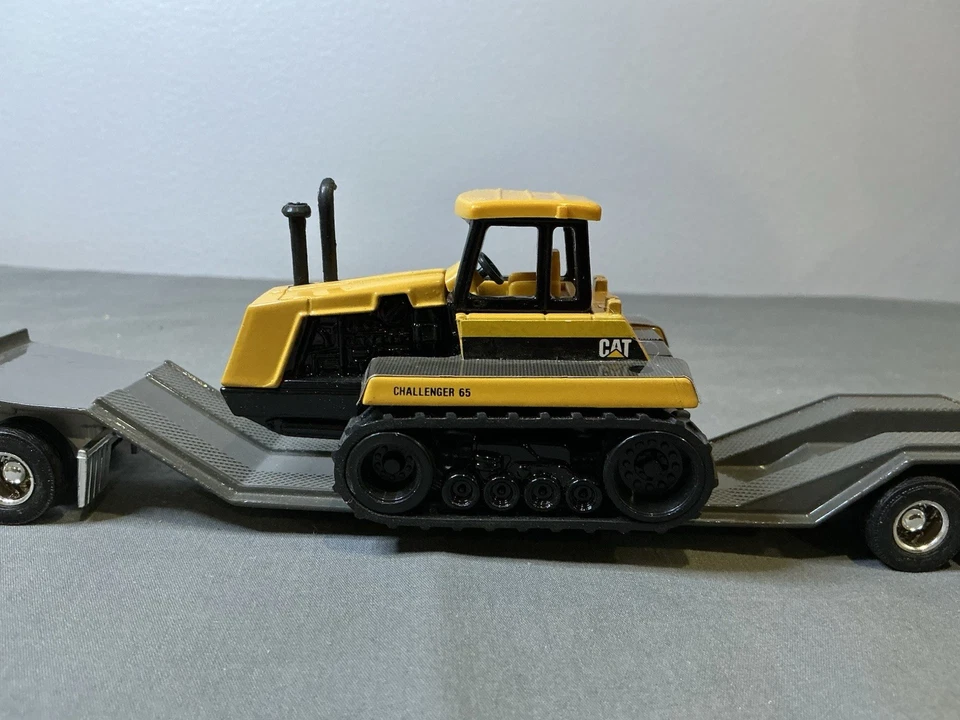 Ertl 1/64 Caterpillar Semi/Lowboy Trailer/ With Cat Challenger - Image 3 of 4