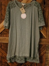 Umgee NWT  Green Lace Mixed Fabric High Low T-Shirt Women's Large Oversized...