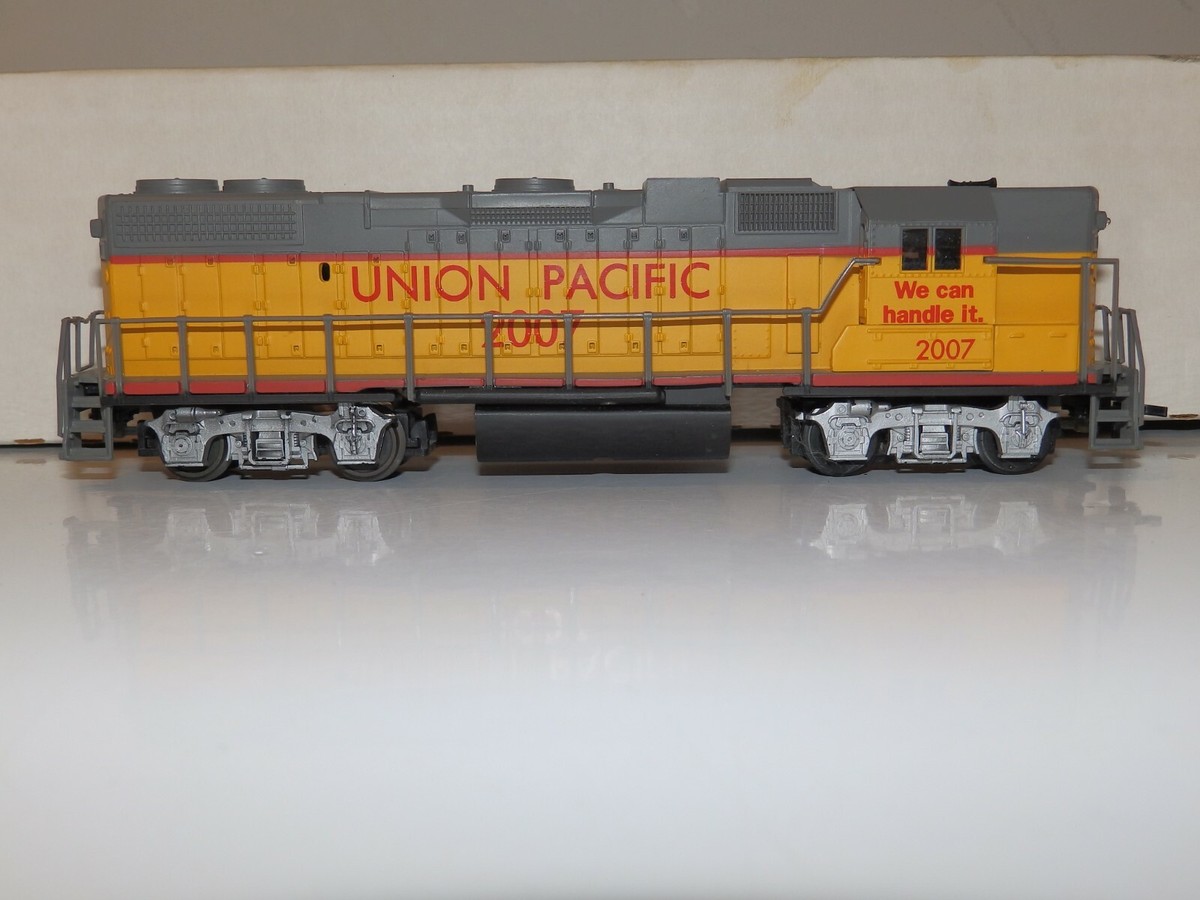 LIFE LIKE HO SCALE UNION PACIFIC 2007 GP38 DIESEL LOCOMOTIVE