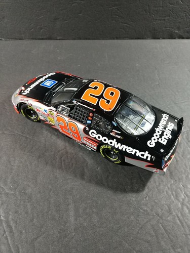 Kevin Harvick #29 GM Goodwrench Nextel Inaugural Season 2004 Monte Carlo - Picture 11 of 12