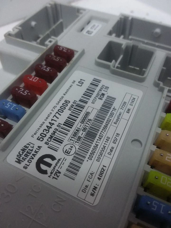 Body Control Module BCM Fuse Box Fits 18-24 STELVIO 503441770006 - Image 3 of 4