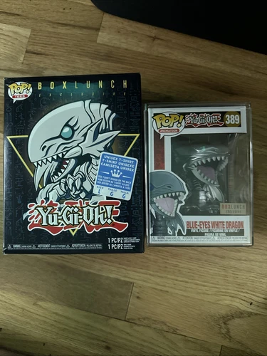 Camiseta Grande Exclusiva Ojos Azules Blanco Dragón Plata Funko Pop 389 Caja Almuerzo