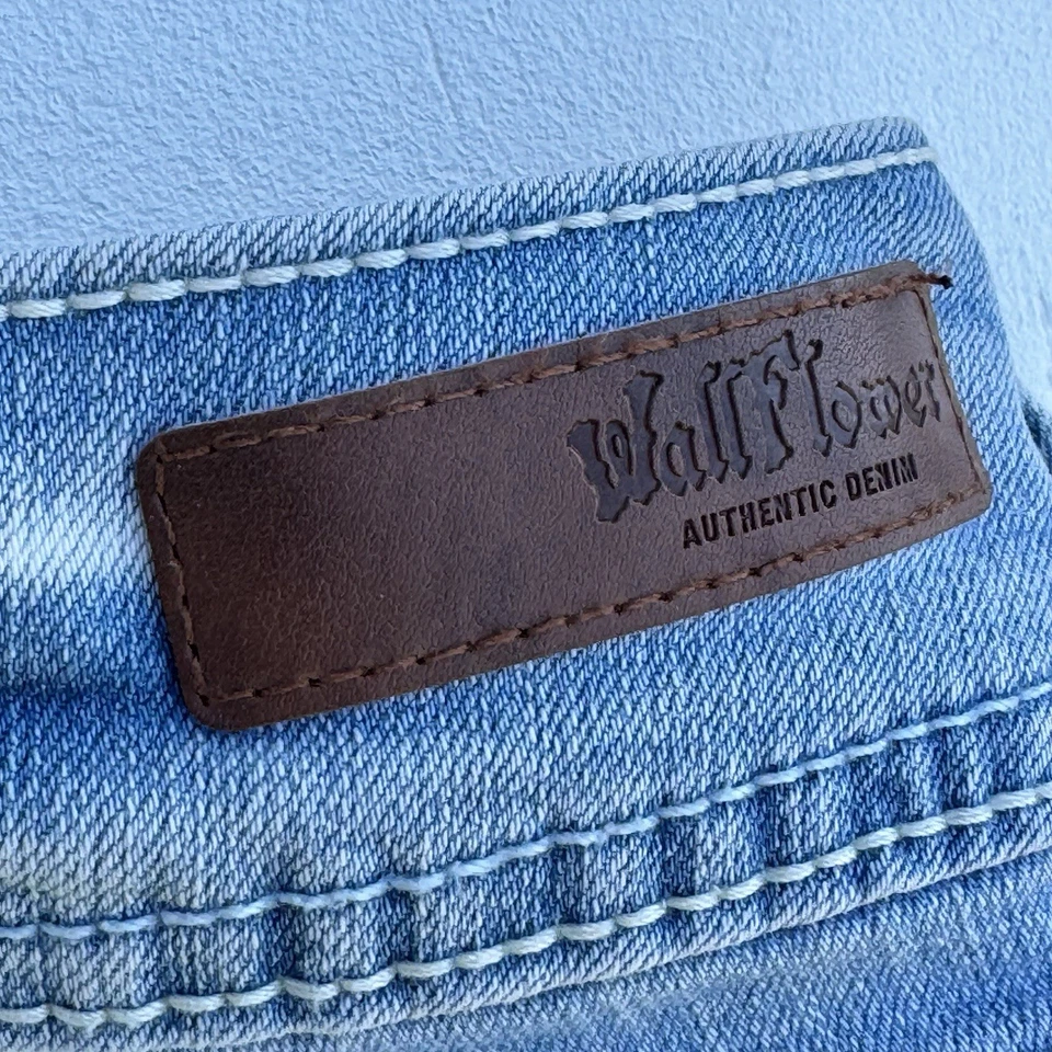 Wallflower Authentic Denim Skinny Jeans Sz 11 - Image 3 of 4