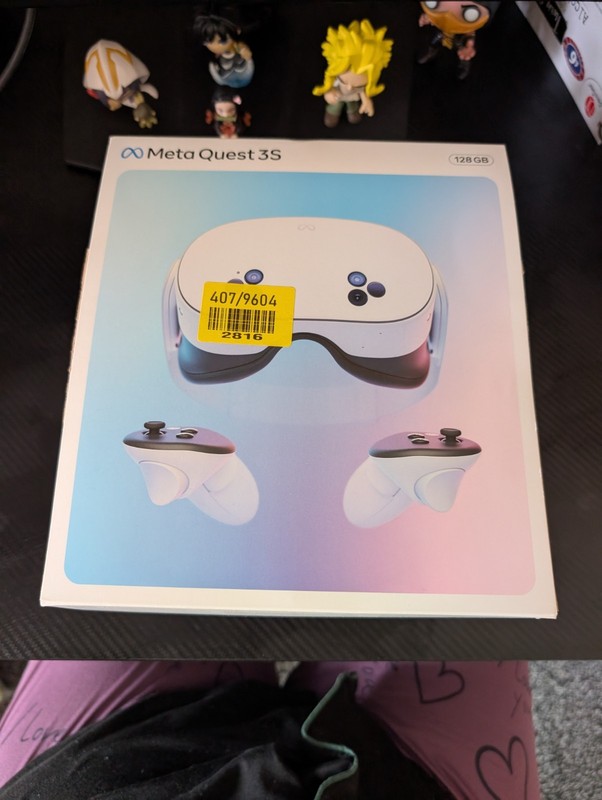 Meta Quest 3S All-in-One VR Headset and Controllers 128GB White