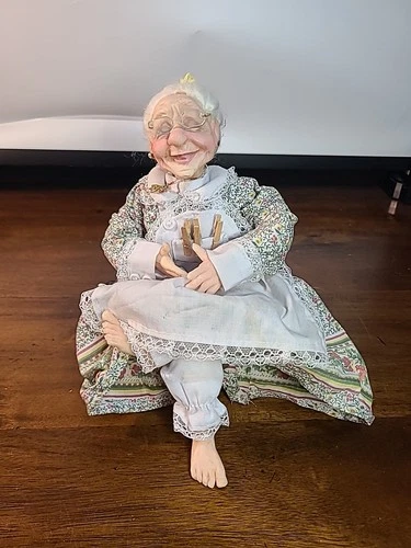 JKC Jacqueline Kent Collection 2004 Granny Grandma Doll Laundry 12"