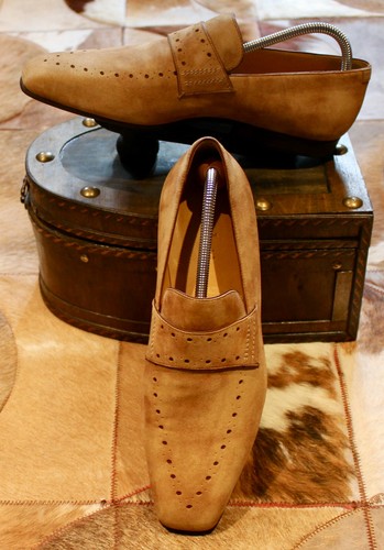 Mocassini eleganti in pelle marrone scuro di Berluti, €1.463 | MR PORTER |  Lookastic