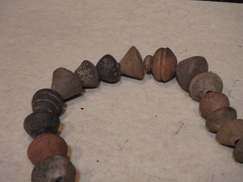 ANTIQUE Pre-Columbian Earthenware 44 Spindle Whorls NECKLACE     1 - Picture 8 of 12