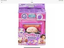 Cookeez Makery Cinnamon Treatz Pink Oven Scented Styles Vary Ages 5+ New Play